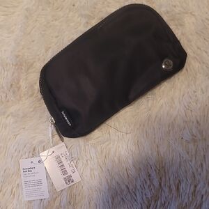 Lululemon Everywhere Belt Bag in Black